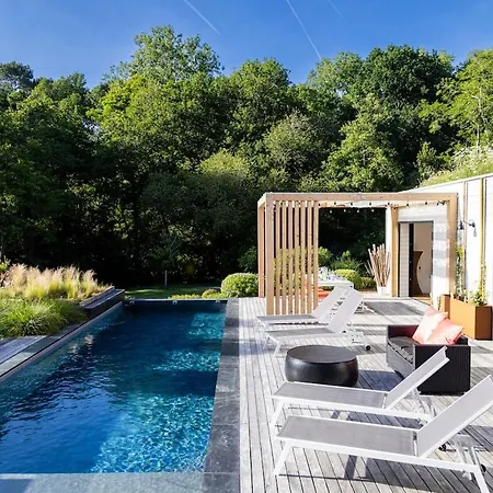 Small House With Swimming Pool And Jacuzzi *