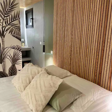 Small House With Swimming Pool And Jacuzzi * Biarritz